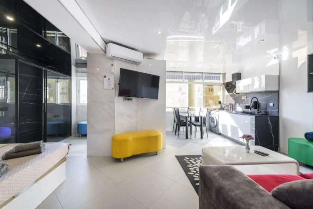 True Colours Apartment , City Center Torremolinos By Namaste Elite